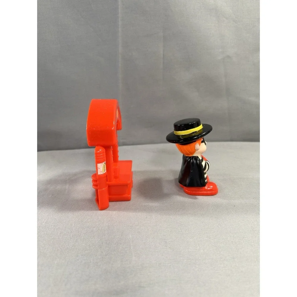 Vintage 2004 McDonalds Mattel Hamburglar and Restaurant Toys 2 Piece Set